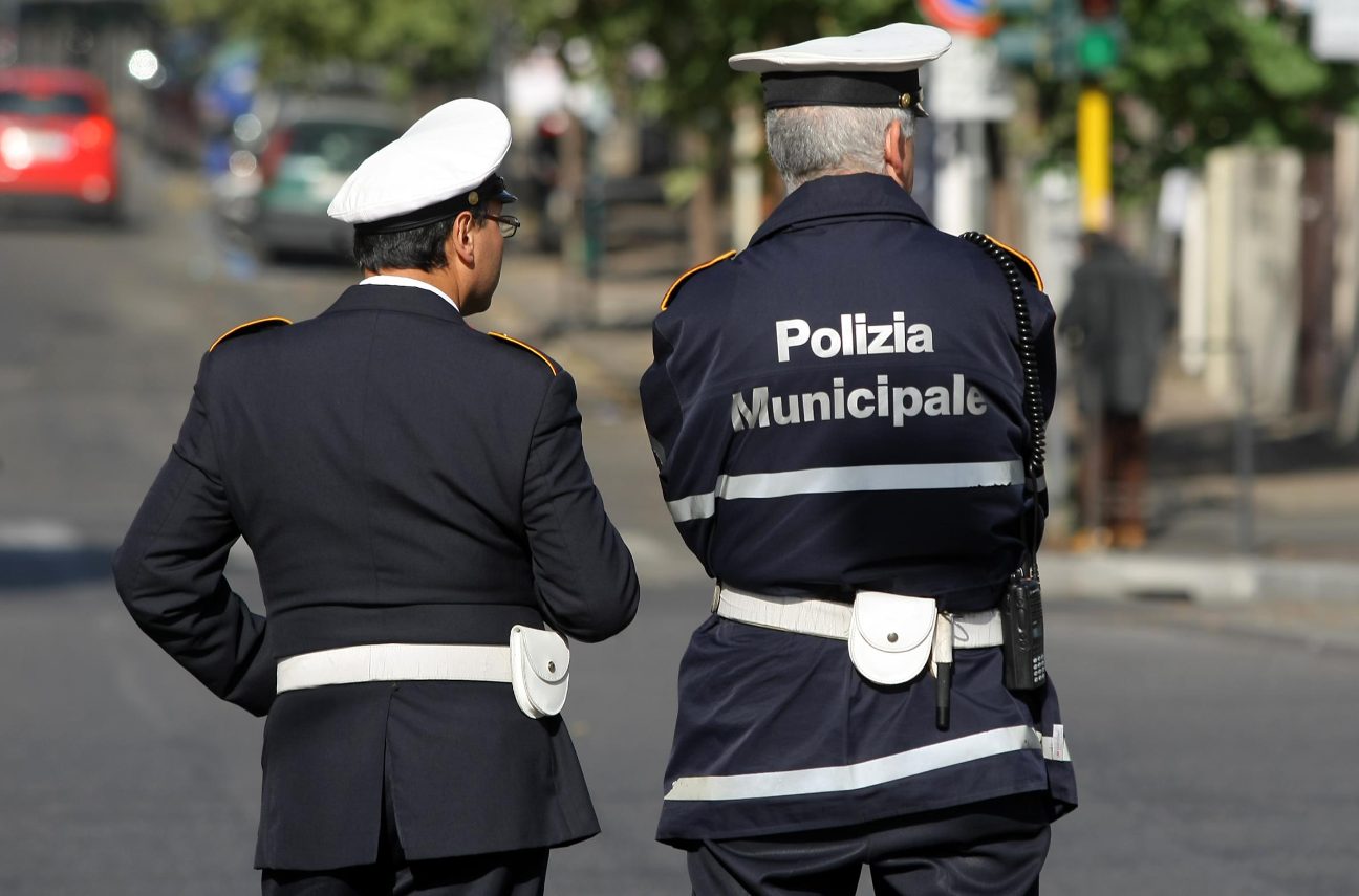 Agropoli abbandono rifiuti persone sanzionate