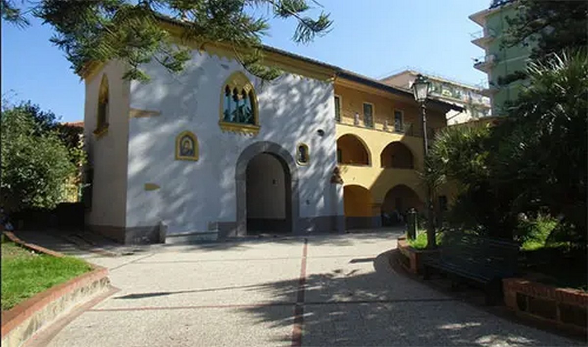 salerno riaperti giardini villa carrara