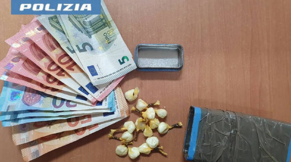 spaccio droga napoli arrestato