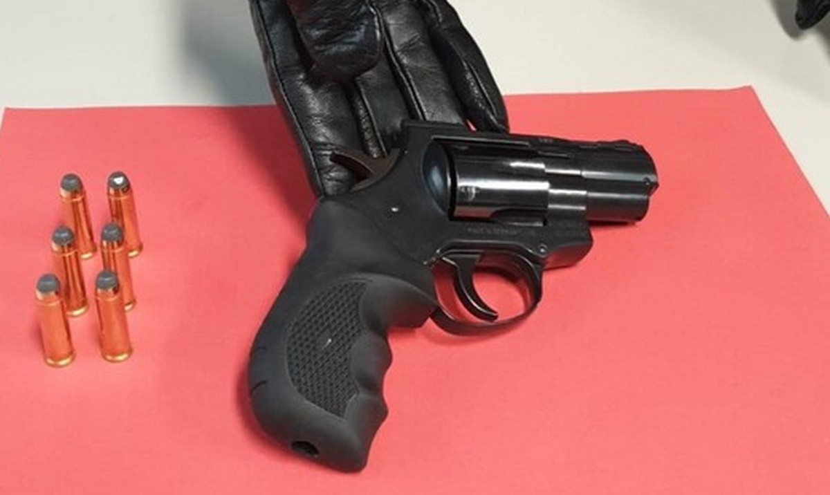 Controlli Boscoreale 66enne guai casa revolver