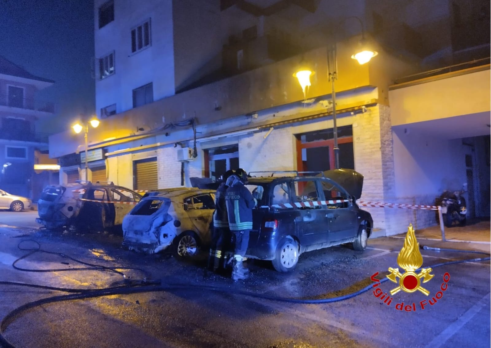 Incendio San Cipriano Picentino auto fiamme filetta