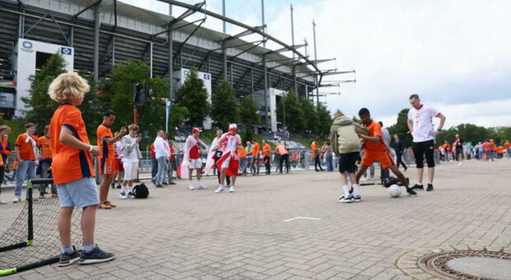 europei 2024 ascia minaccia agenti prima polonia olanda