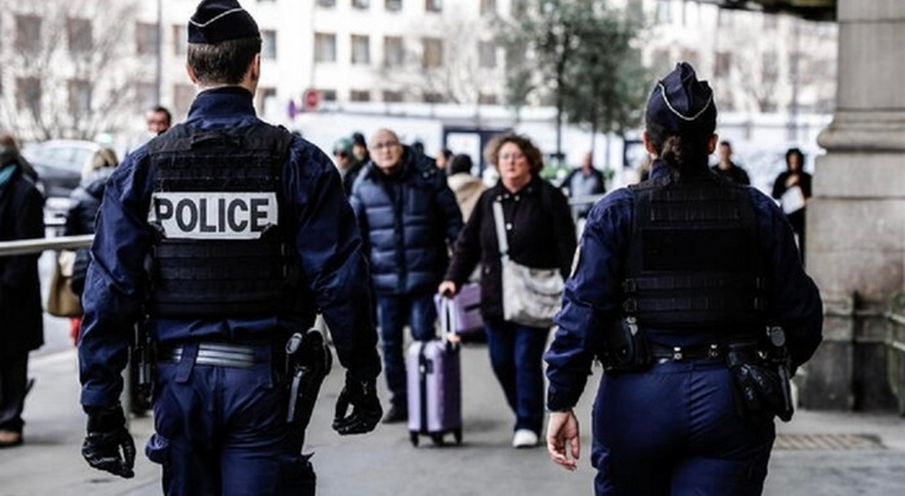 ragazza stuprata ebrea francia fermati