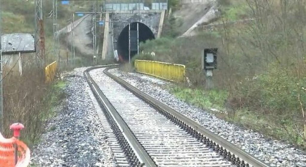 caserta investito ucciso treno cosa è successo oggi 21 giugno