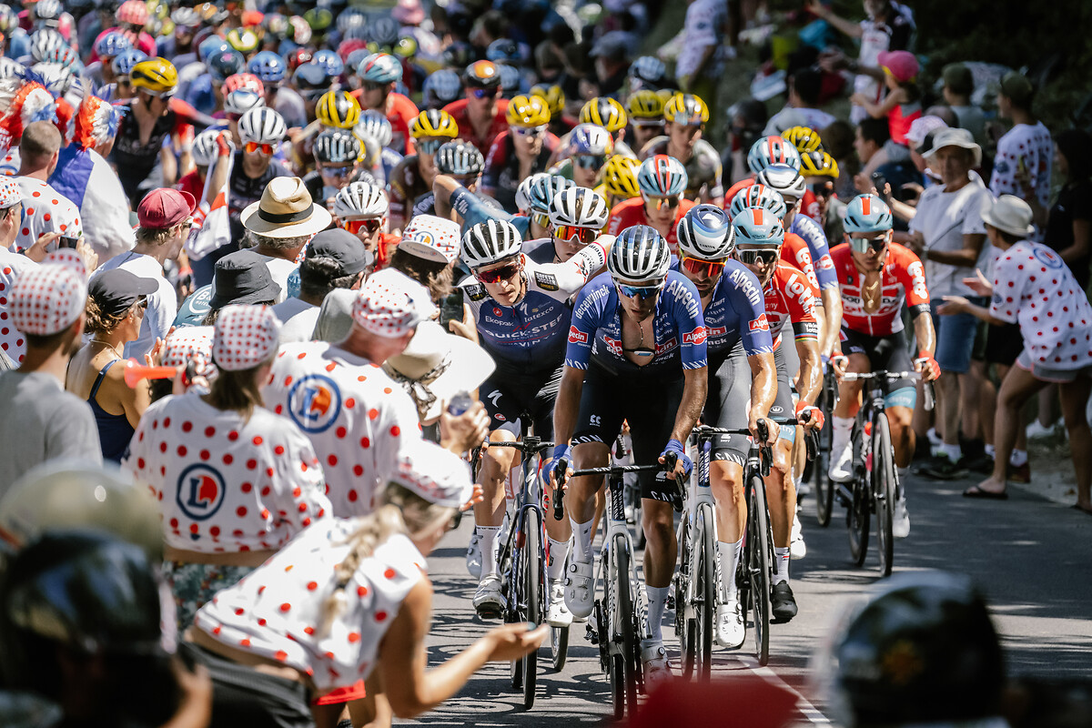 ultima generazione bloccato tour de france bologna