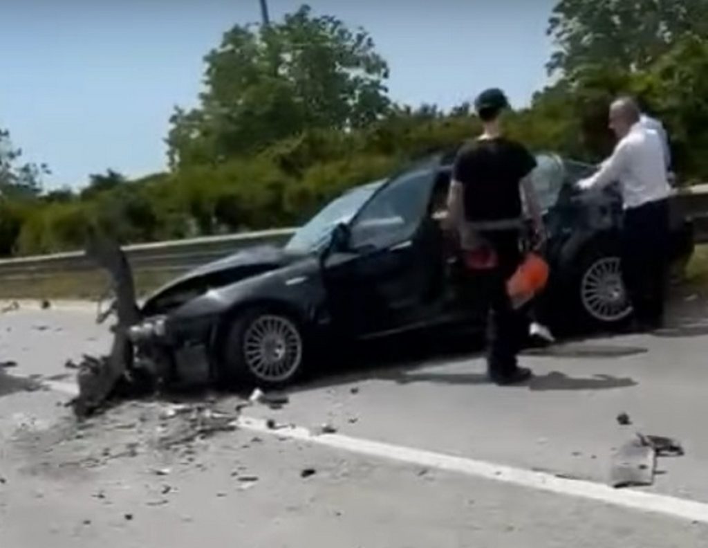 maddaloni auto camion contro guardrail