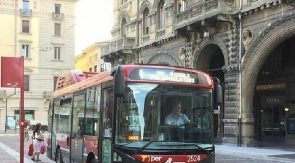 Bologna borsello 60mila autobus