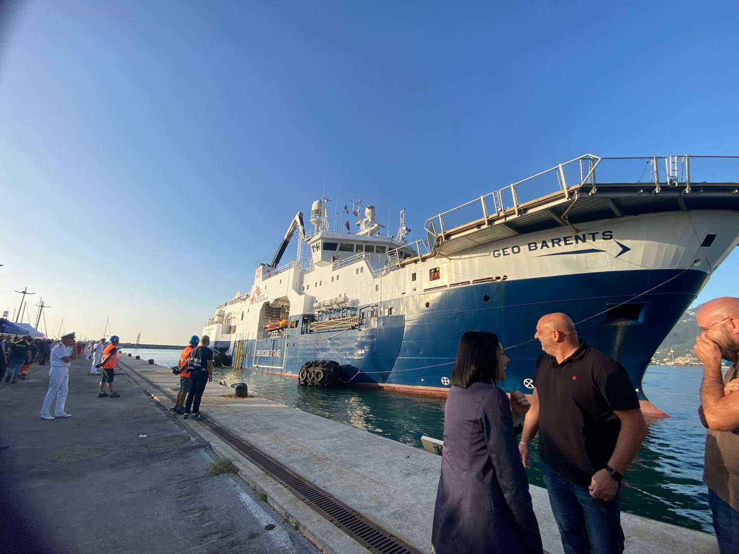 nave geo barents migranti porto napoli 21 giugno