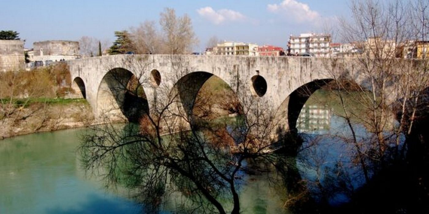 tentato suicidio ponte romano capua