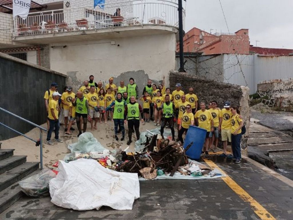 Torre Greco mare pescati quintali rifiuti spazzapnea