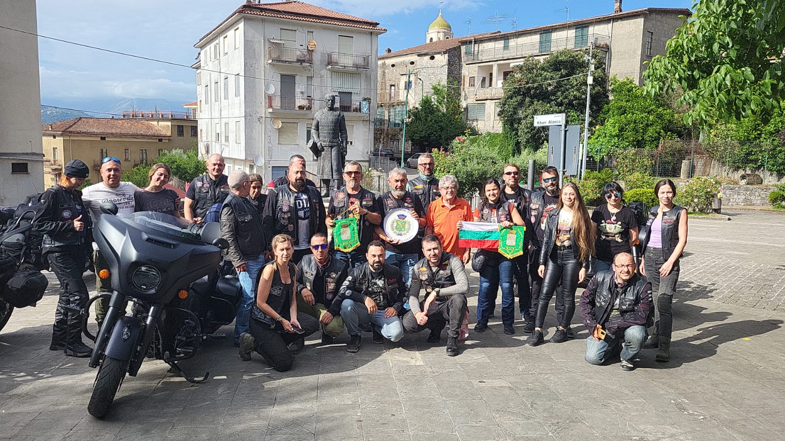 Celle Bulgheria motociclisti bulgari consegnano lettera sindaco