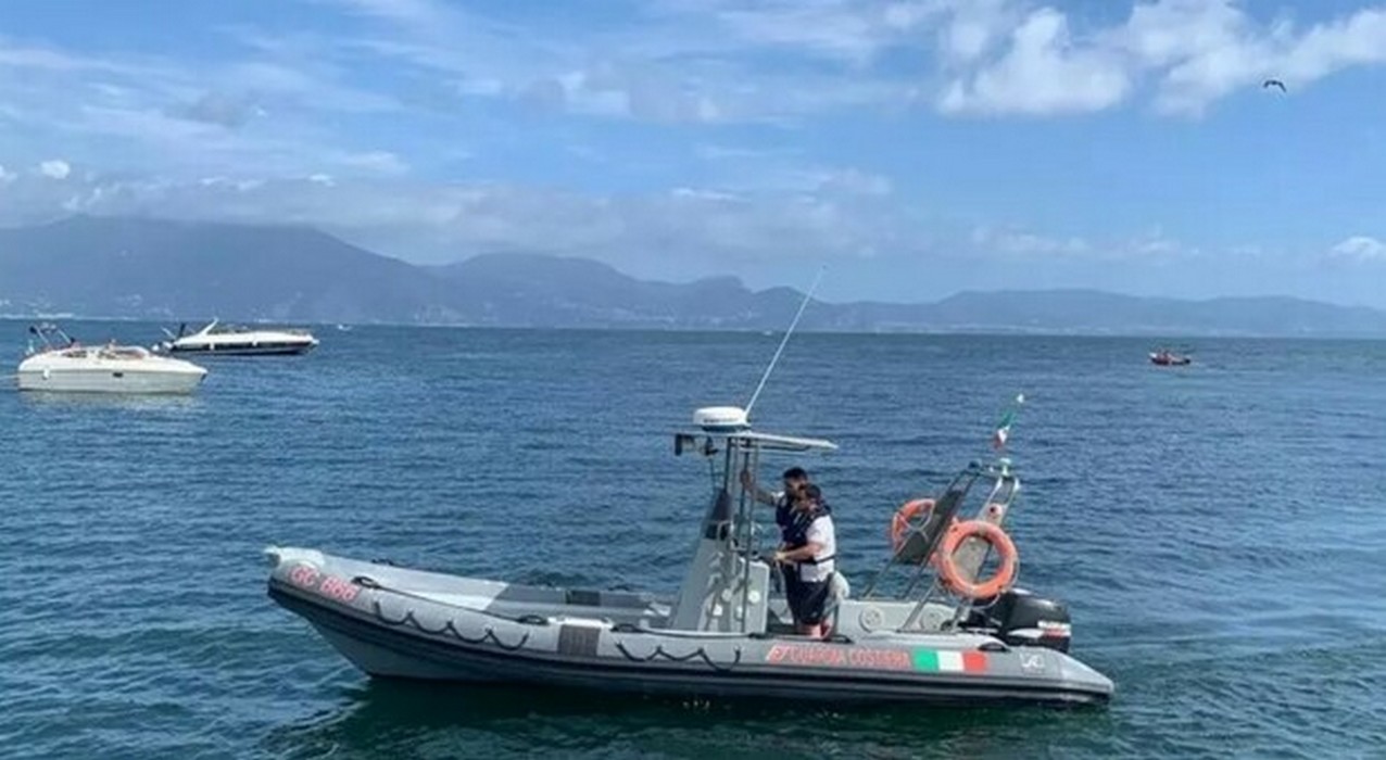 cadavere rinvenuto spiaggia pozzuoli