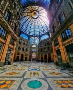 napoli aggredisce coetaneo galleria Umberto