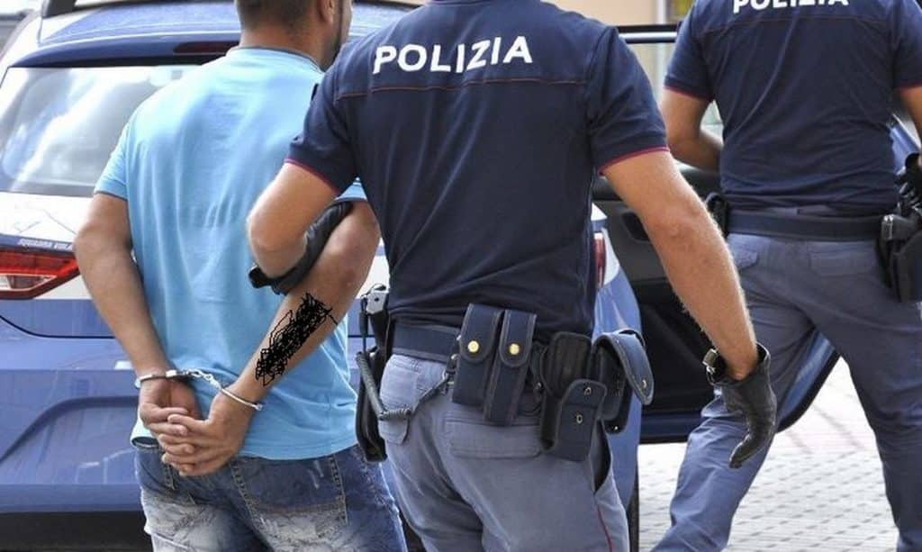 confessione bambino biella voglio fare poliziotto arrestare papà