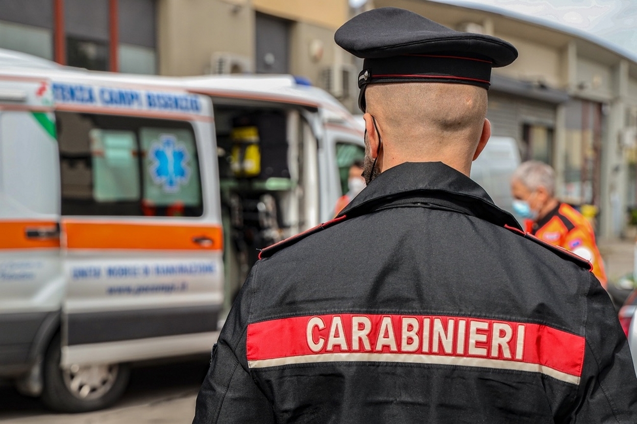 Incidente lavoro Volla operaio travolto pellet