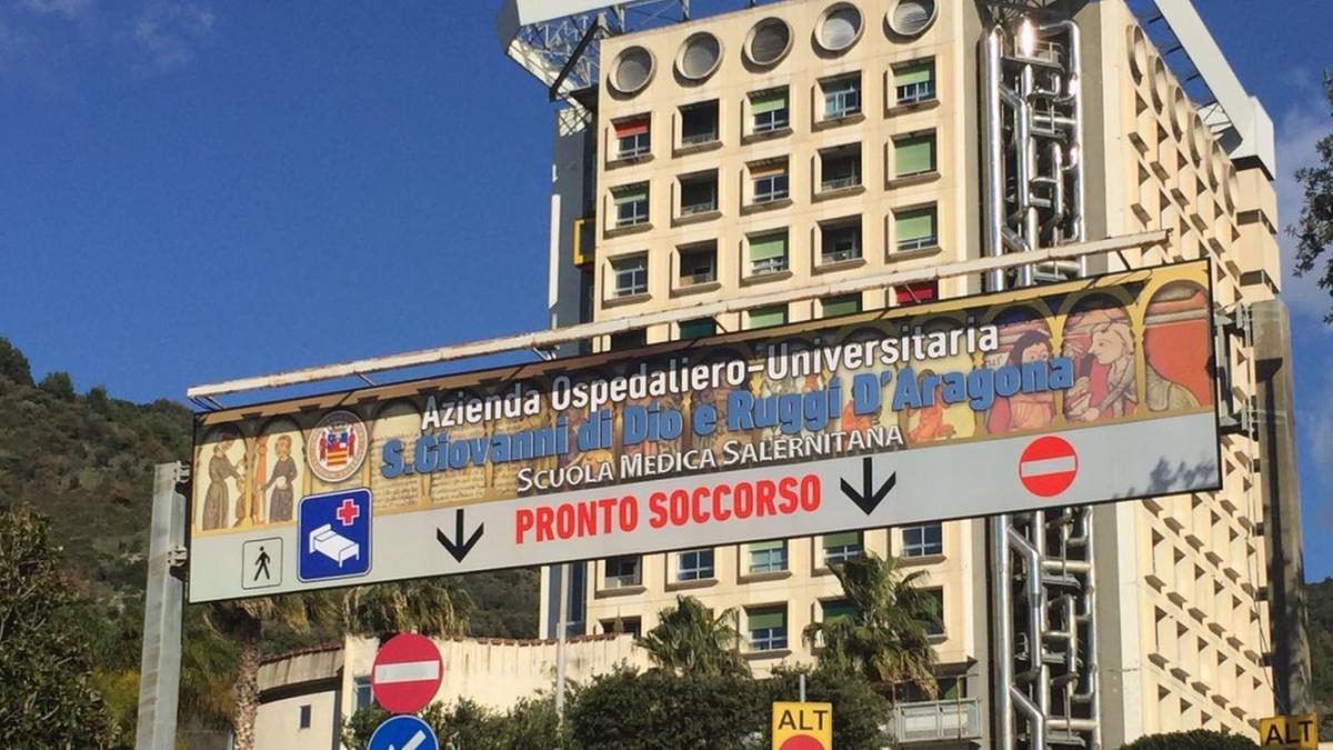 manifestazione ospedale ruggi salerno