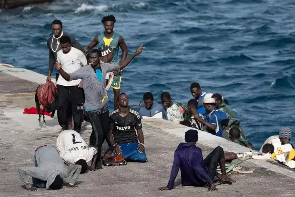 etipe partorisce natante migranti