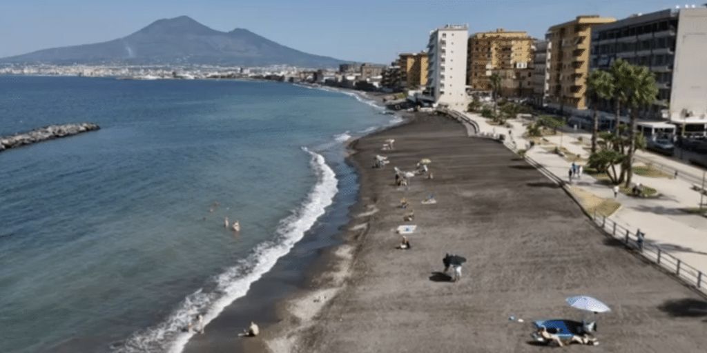 Castellammare di Stabia mare balneabile 50 anni