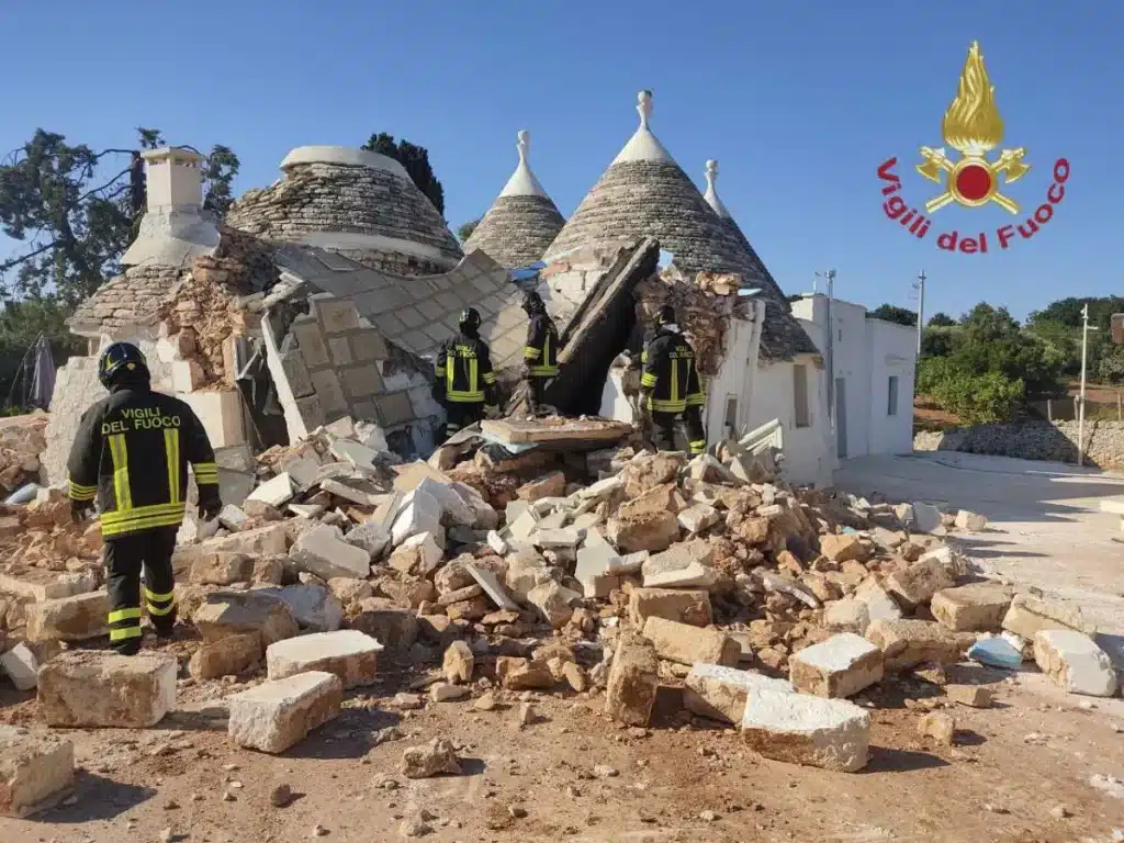 Brindisi esplosione trullo feriti soccorsi