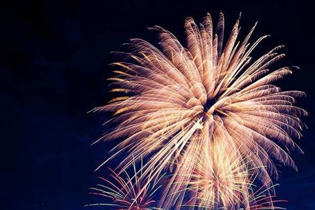 Salerno scatta stretta contro fuochi artificio notturni multe 20mila euro