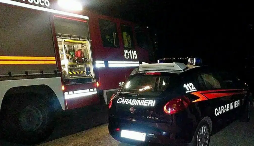 Auto incendiata Eboli rogo doloso