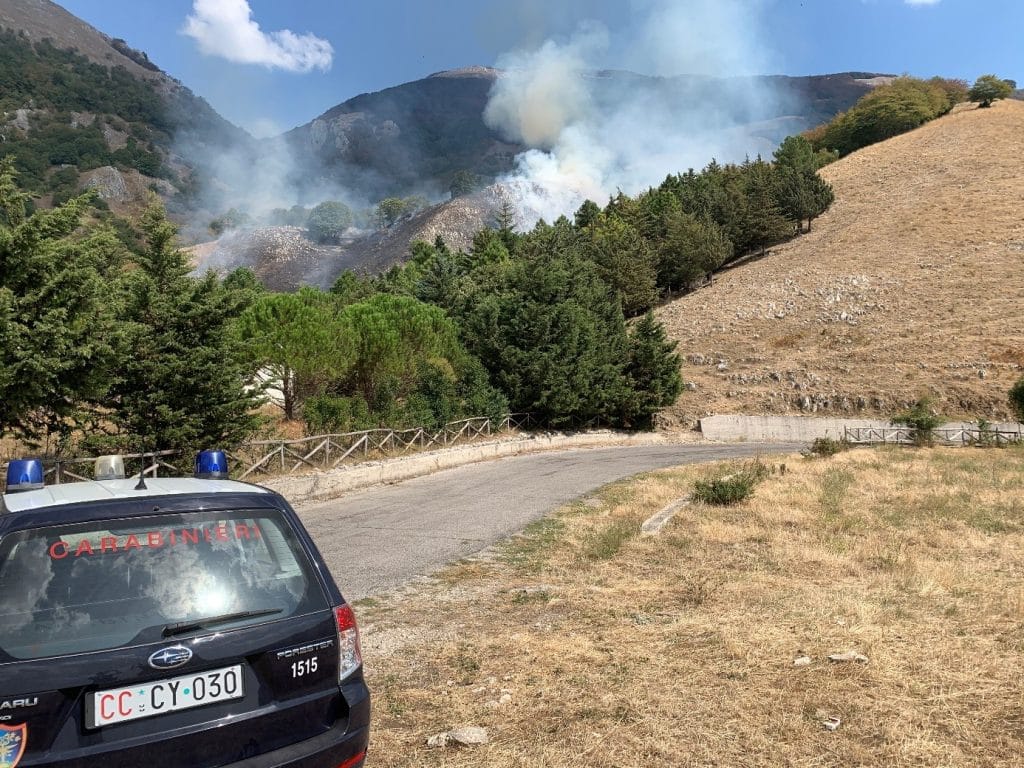 Incendi boschivi Salerno provincia controlli carabinieri estate 2024