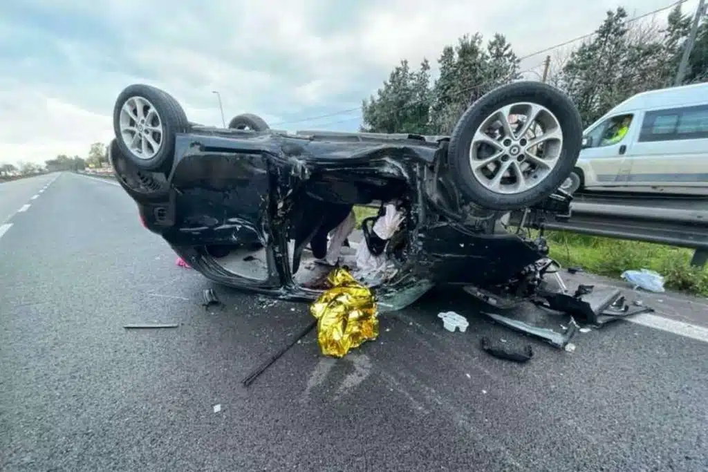 giugliano smart si ribalta morta bambina cosa è successo oggi 25 agosto