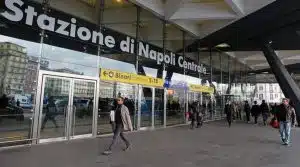 napoli morto malore stazione