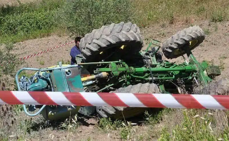 trafitto arco ferro carabiniere