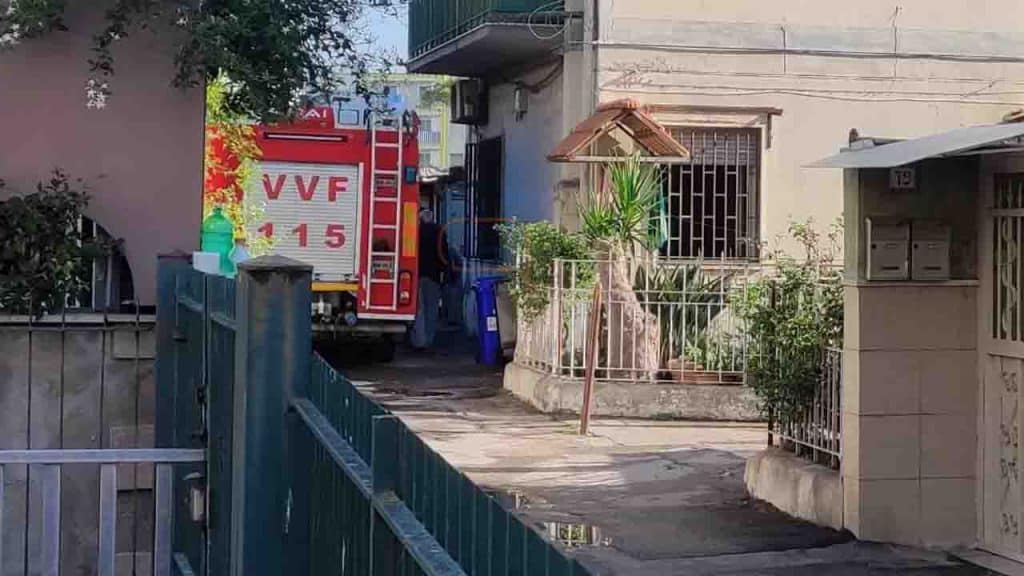 torre annunziata incendio carta stufa