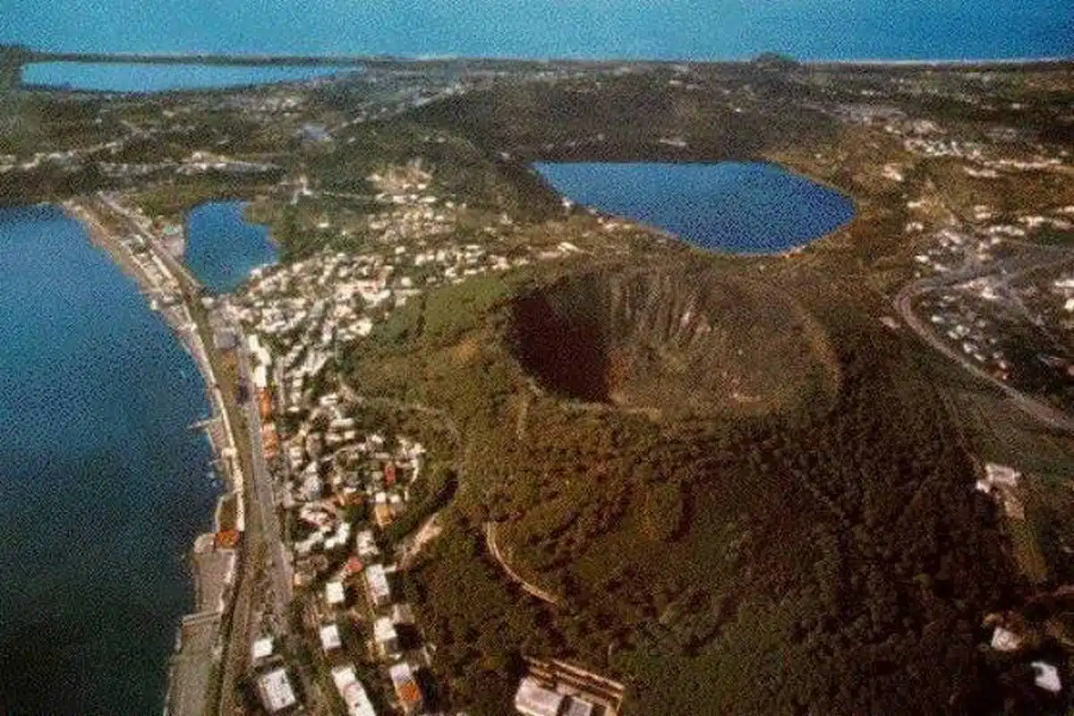 vulcano campi flegrei accumulo magma situazione 17 settembre