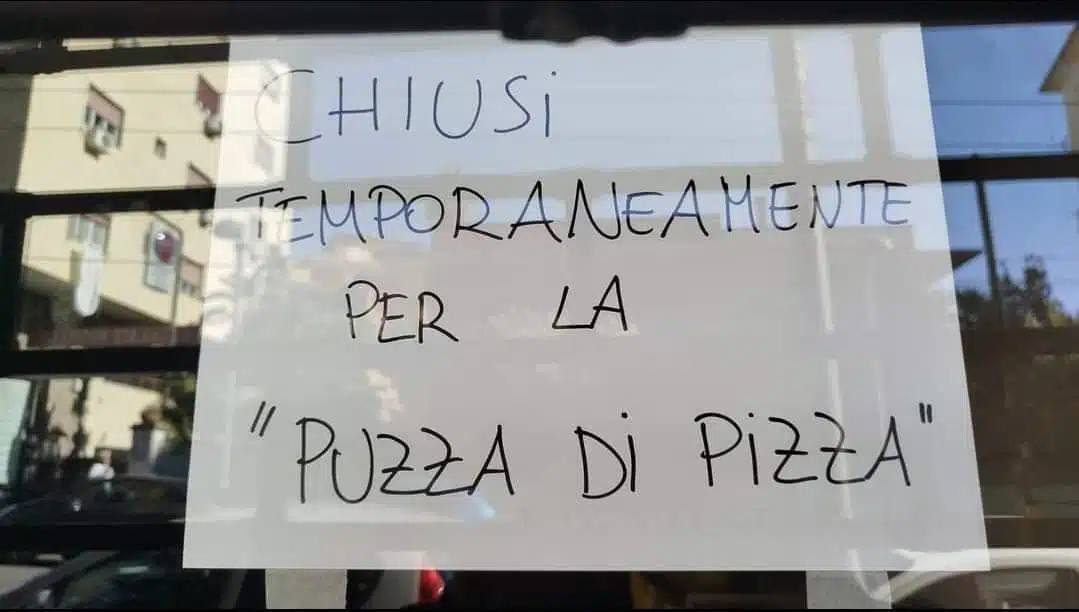 Portici, pizzeria chiude per "puzza di pizza": il caso