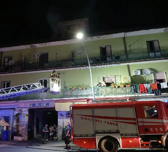 Casagiove incendio palazzina