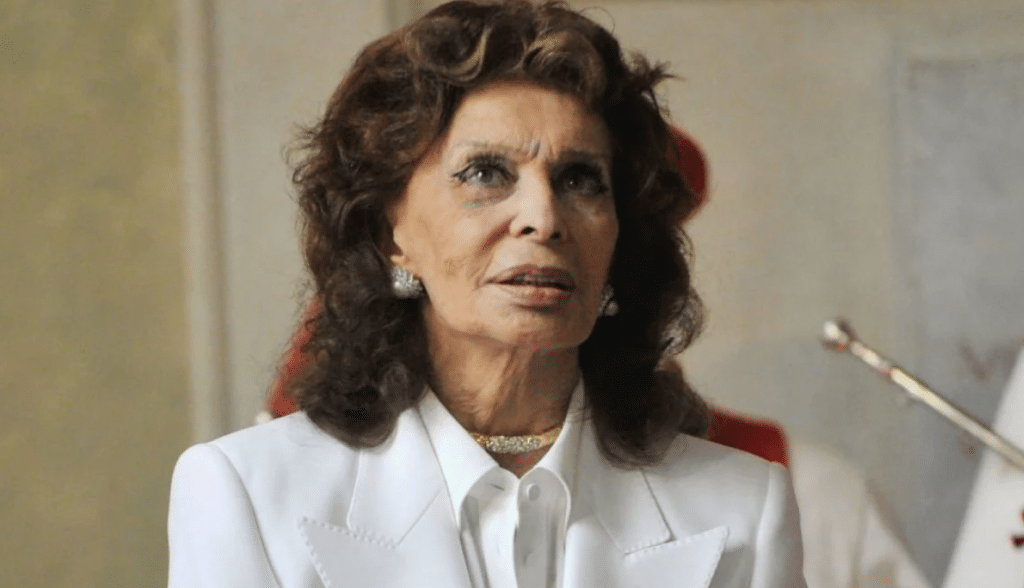 sophia loren emozionata 90 anni