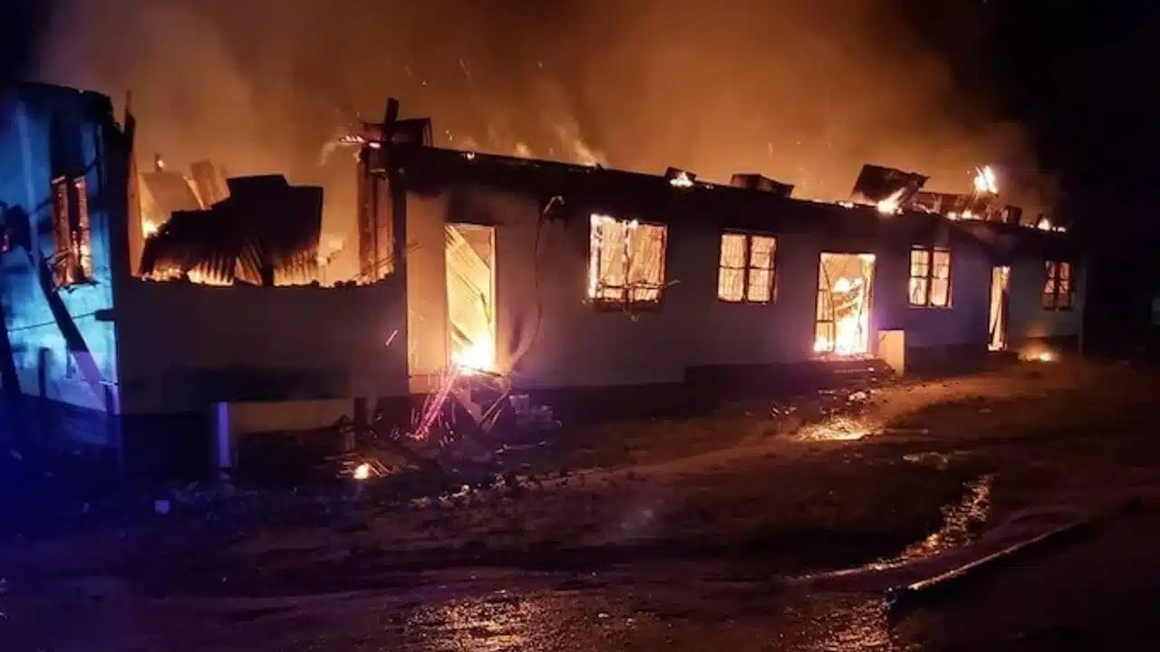 Incendio scuola Kenya morti bambini