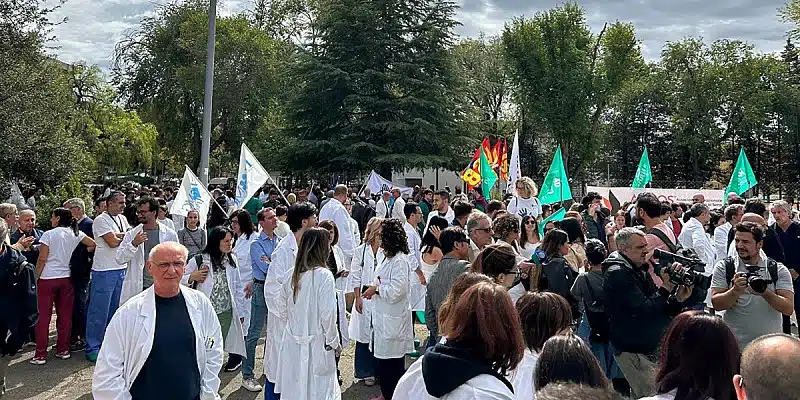 Manifestazione personale sanitario Foggia