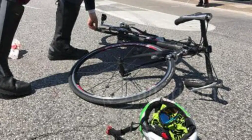 Strage di ciclisti sulle strade italiane, l'ultima vittima è una donna di 48 anni