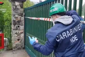 Stoccaggio illegale rifiuti speciali sequestrato Villa Literno