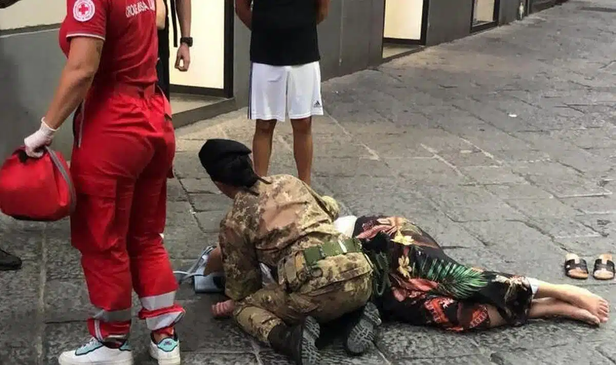 salerno donna malore salvata esercito 5 settembre