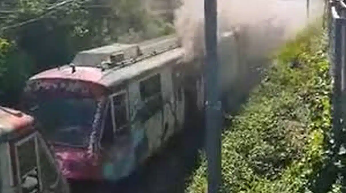 circumvesuviana incendio treno