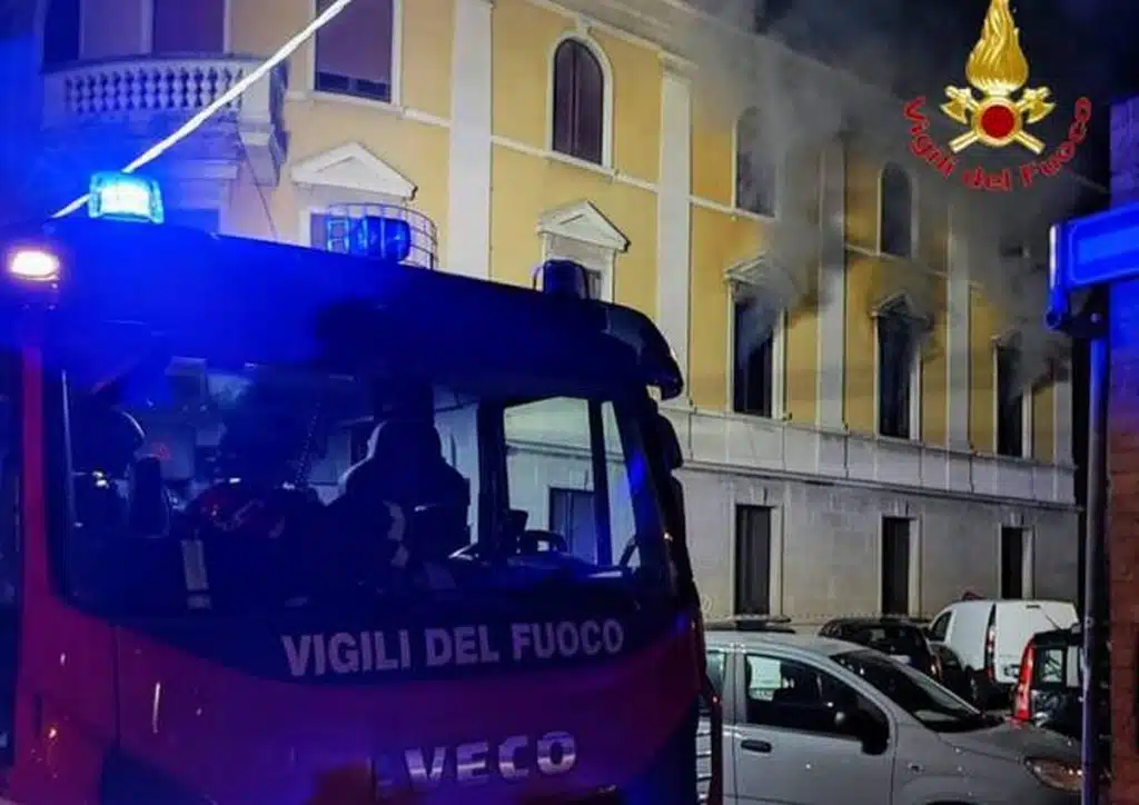 incendio appartamento varese uomo disabilità morto intossicato