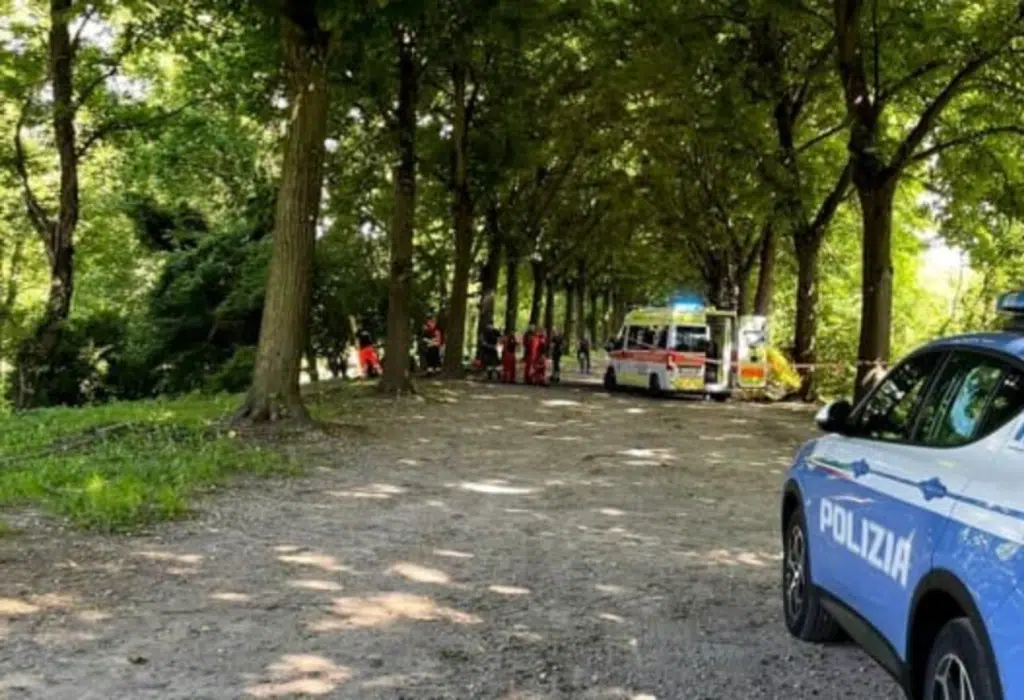 Ragazza sale sul ponte e minaccia di lanciarsi nel torrente