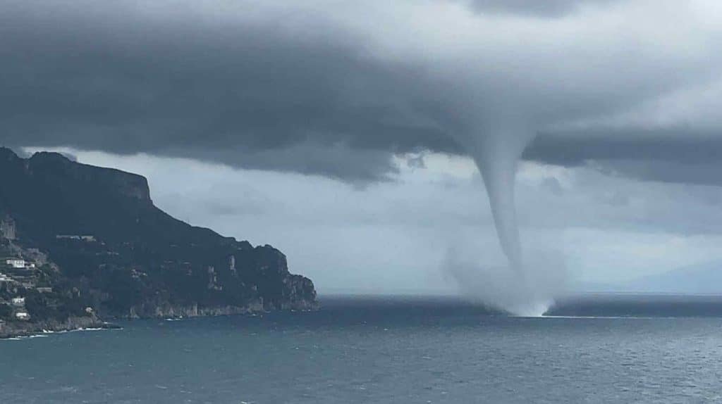 Tromba marina porto Ischia