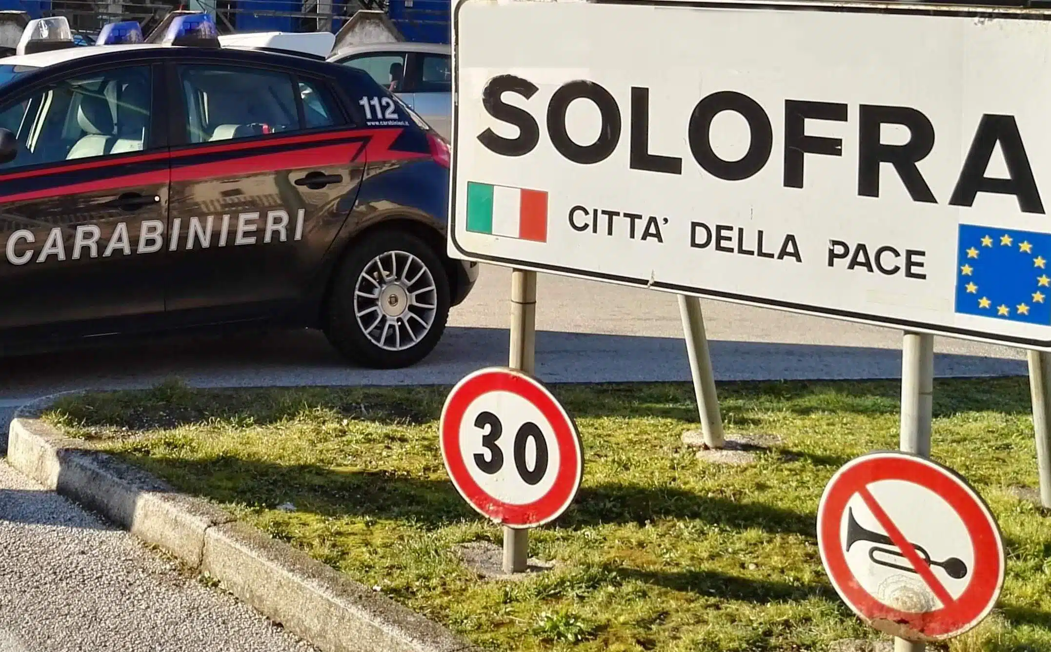 Solofra minacce lesioni minorenne denunciate