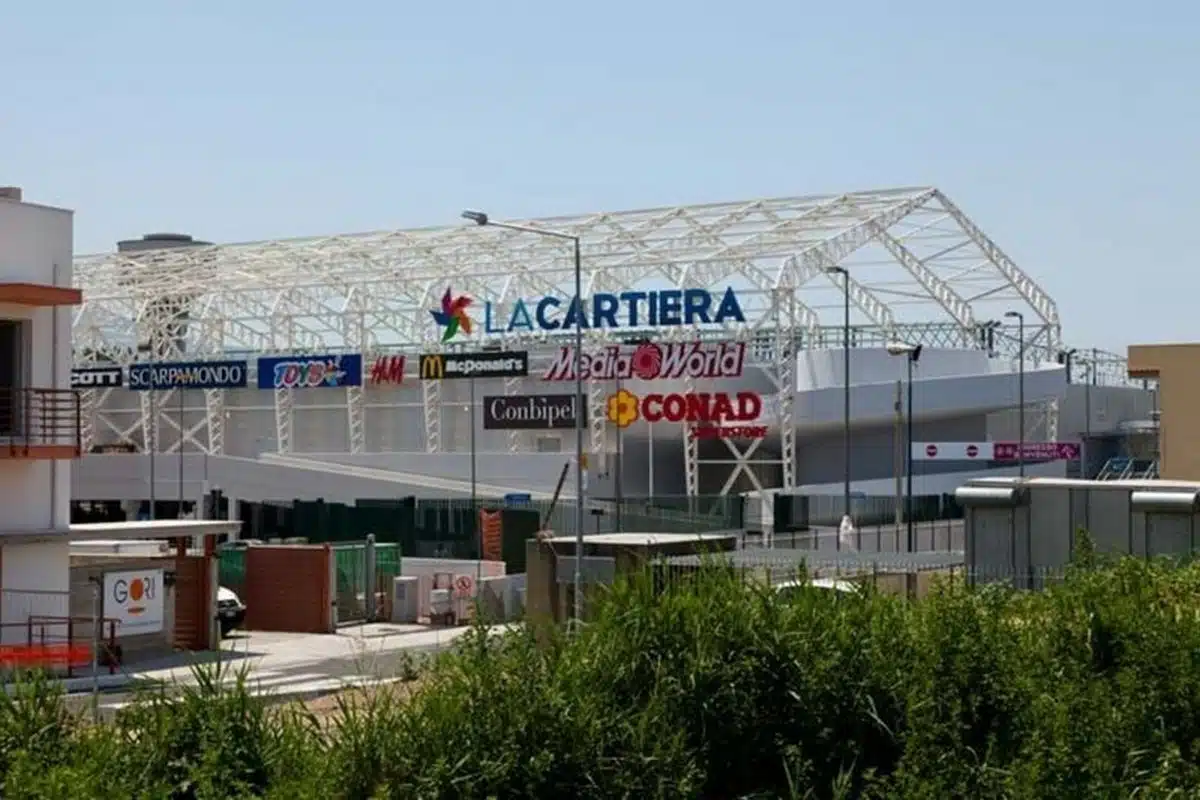 pompei rapina centro commerciale la cartiera arrestato