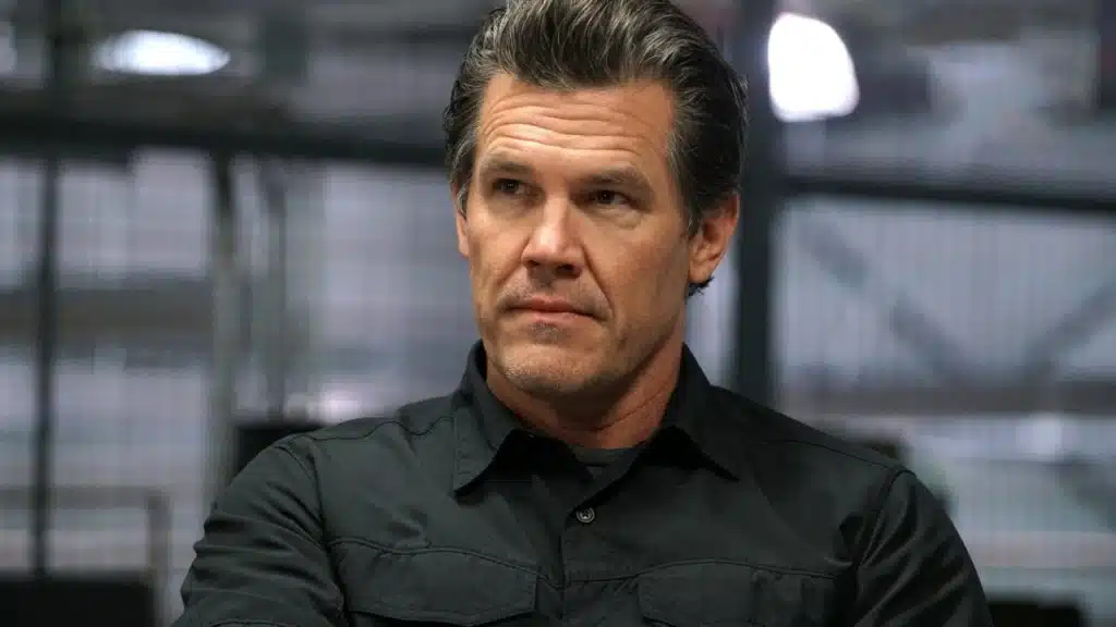 josh brolin knives out 3