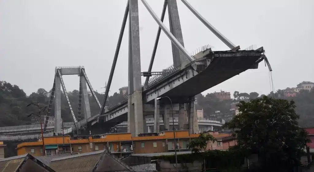 crollo ponte morandi patteggiamento processo