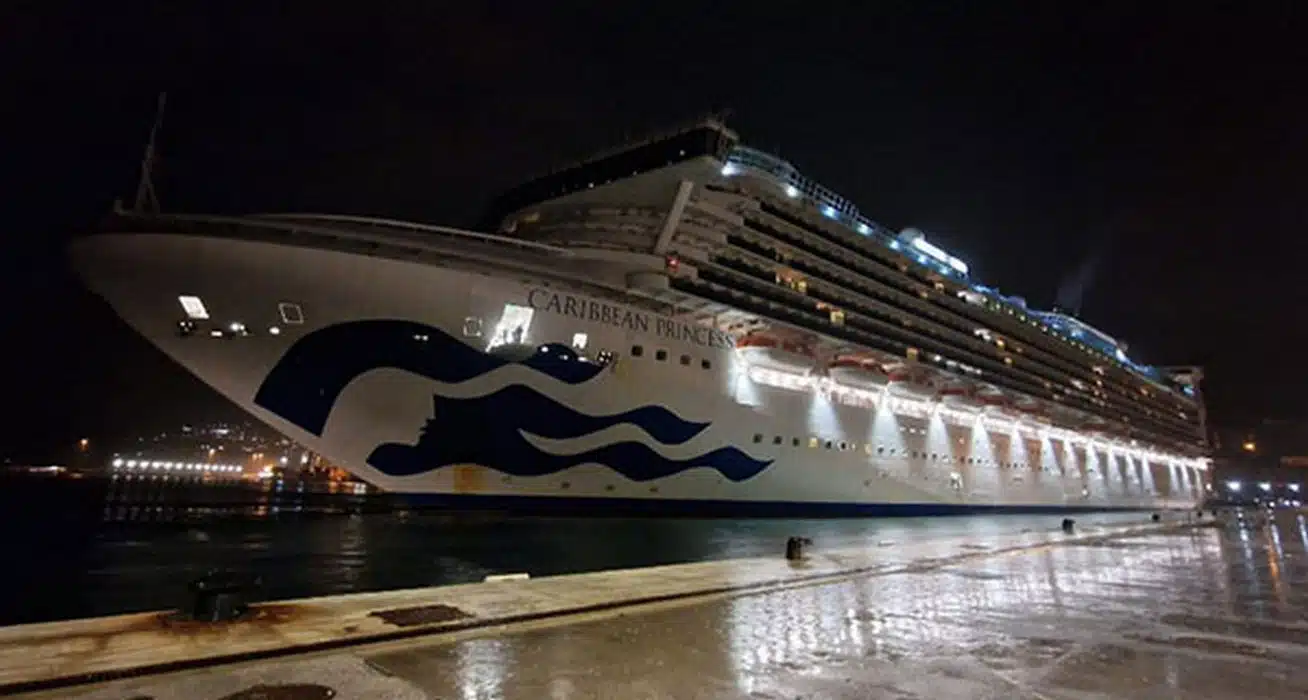 salerno attraccata nave caribbean princess