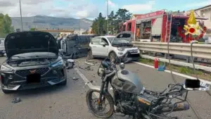 Incidente stradale sulla A29 nei pressi di Carini, ferito un centauro