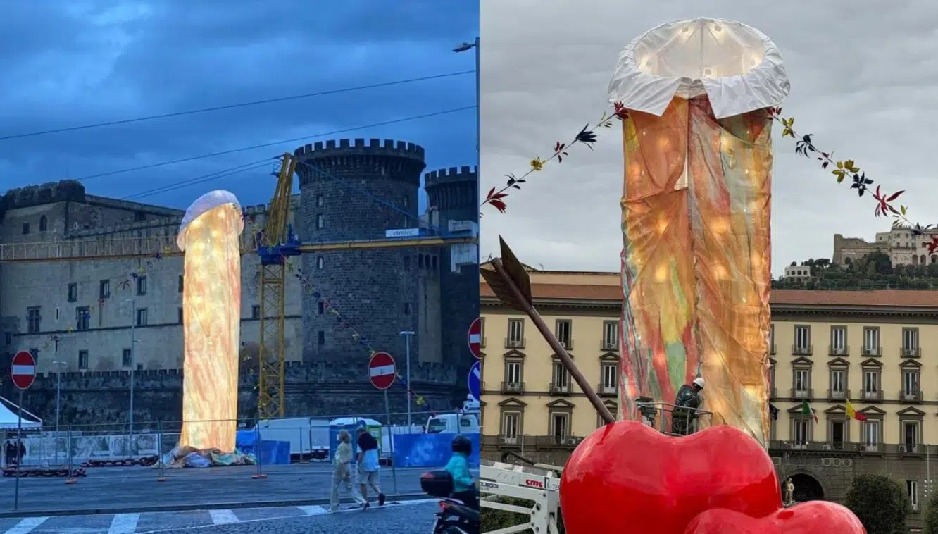 Napoli ironia social scultura fallica Piazza Municipio quanto costata